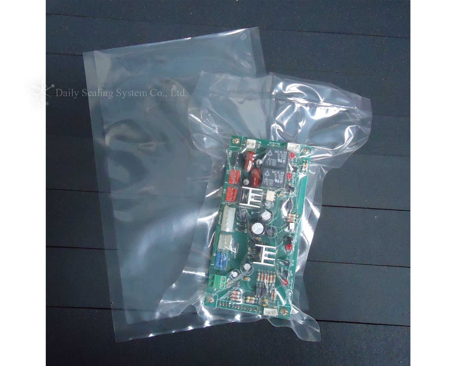 DVNT-305 Commercial nozzle vacuum sealer application
