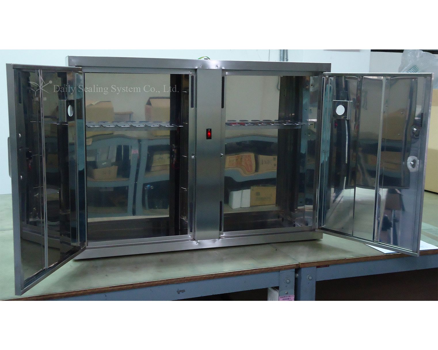 DS-C15 Ultraviolet Lamp Cabinet (Twin door)